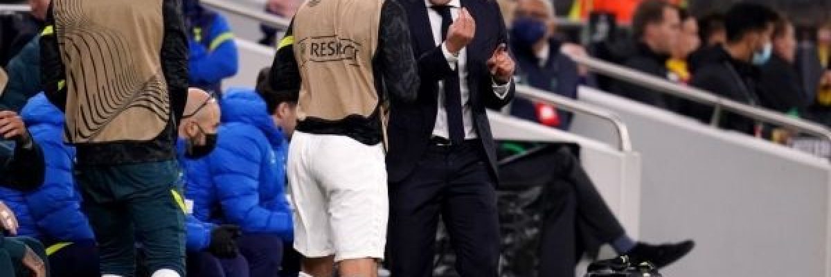 3-بطاقات-حمراء-باول-فوز-لتوتنهام-بقيادة-كونتي-وروما-يفشل-في-الثار