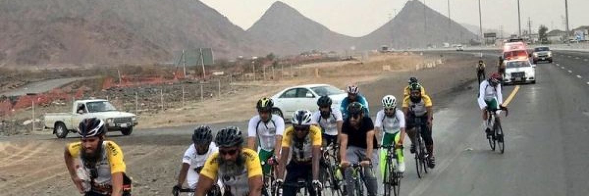 8-بريطانيين-يصلون-السعودية-على-دراجات-هوائية-لاداء-فريضة-الحج