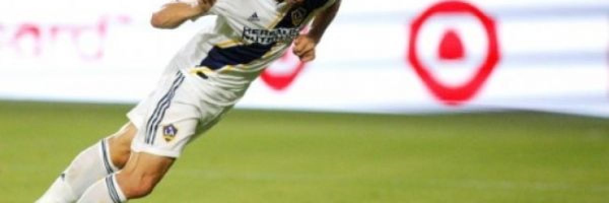 ابراهيموفيتش-يسجل-هدفه-الـ-500-بطريقة-استعراضية