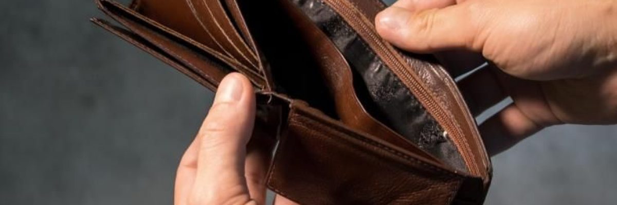 ازمة-كل-شهر.-لماذا-نفشل-في-ادخار-المال؟