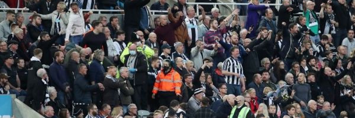 استئناف-مباراة-نيوكاسل-وتوتنهام-بعد-نقل-المشجع-المصاب-بازمة-قلبية-الى-المستشفى