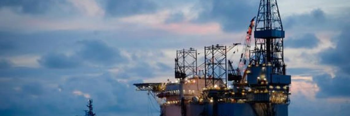 اسعار-النفط-تهبط-من-جديد-مع-استمرار-تخمة-المعروض