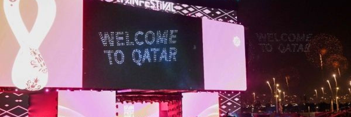 افتتاح-مهرجان-_فيفا_-للمشجعين-بالدوحة-وسط-حضور-جماهيري-غفير