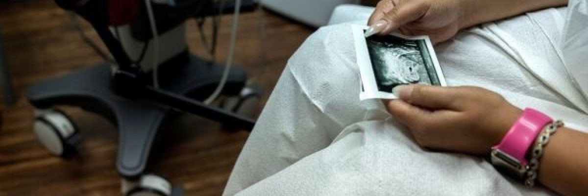 اكثر-من-1100-حالة-ولادة-لـ_جنين-ميت_-كل-عام-في-انجلترا-بسبب-الفقر