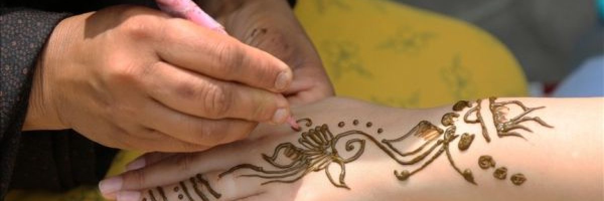 الحناء-بالدول-العربية.-موروث-ثقافي-وتقاليد-عابرة-للحدود