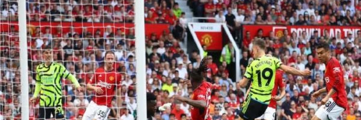 الدوري-الانجليزي.-ارسنال-يتغلب-على-مانشستر-يونايتد-ويؤجل-حسم-اللقب