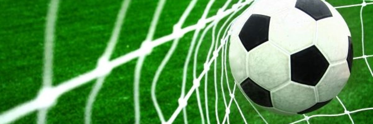 السودان.-جماهير-تطارد-حكم-مباراة-من-الملعب-حتى-بيته-اعتراضا-على-قراراته-فيديو