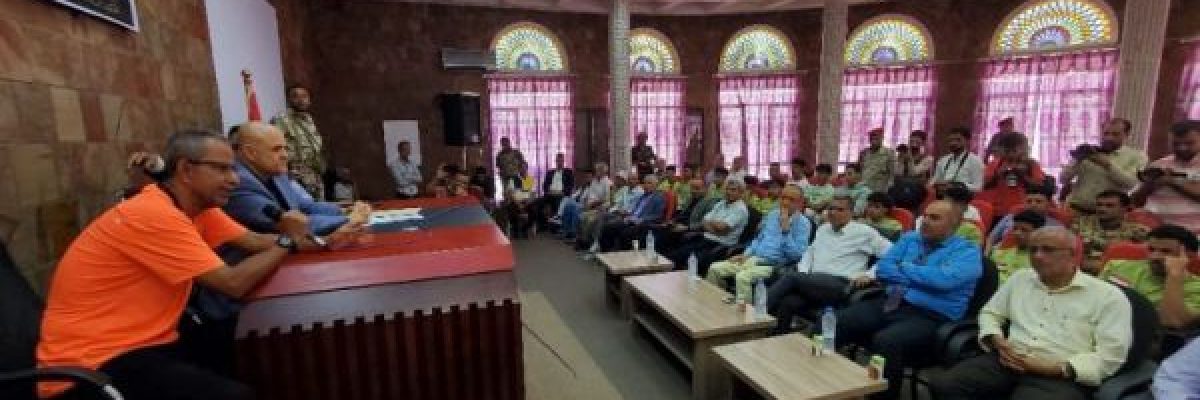 المنتخب-الوطني-للناشئين-يصل-تعز-لاقامة-معسكره-التدريبي