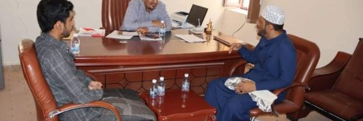 المهرة.-وفد-من-حضرموت-يزور-متحف-الغيضة