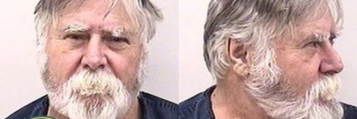 امريكي-يسرق-بنكاً-ويلقي-بالاموال-للمارة-مهنئهم-بعيد-الميلاد