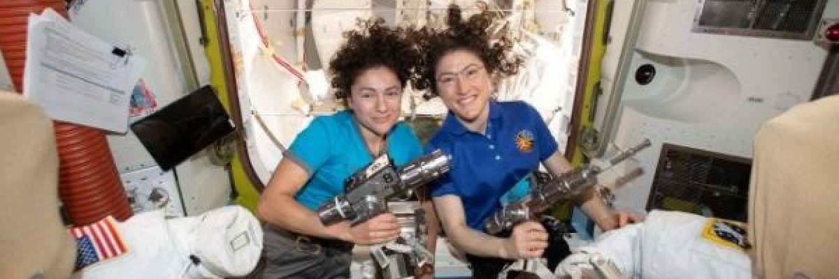 امريكيتان-تباشران-اول-سير-نسائي-بالكامل-في-الفضاء
