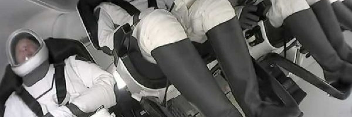 انطلاق-اول-رحلة-في-تاريخ-البشرية-تقلّ-سياحاً-الى-الفضاء-فيديو