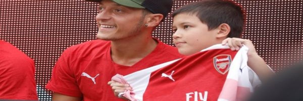 اوزيل-يركز-على-خوض-مباريات-ودية-مع-ارسنال-ويتجنب-الحديث-عن-اعتزاله-الدولي