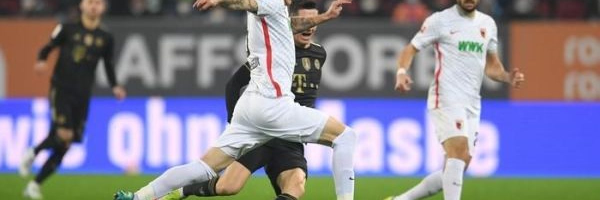 اوغسبورغ-يفجر-مفاجاة-ويفوز-على-بايرن-ميونخ-في-الدوري-الالماني