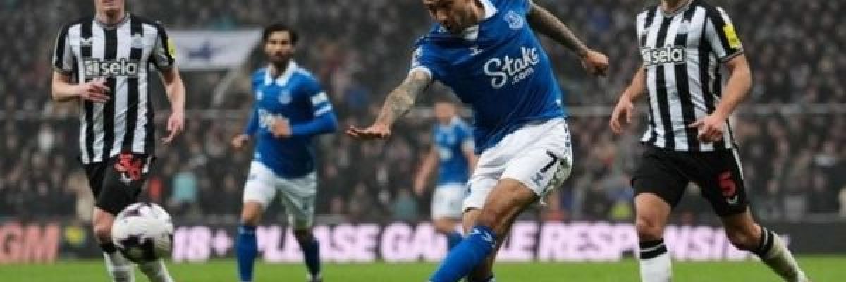 ايفرتون-يفرض-التعادل-على-نيوكاسل-ونوتينغهام-يعبر-فولهام-في-الدوري-الانجليزي