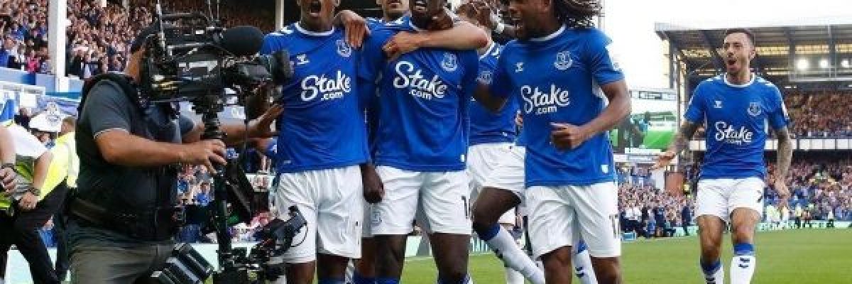 ايفرتون-ينجو-في-اليوم-الاخير-وهبوط-حزين-لليستر-سيتي-وليدز-يونايتد