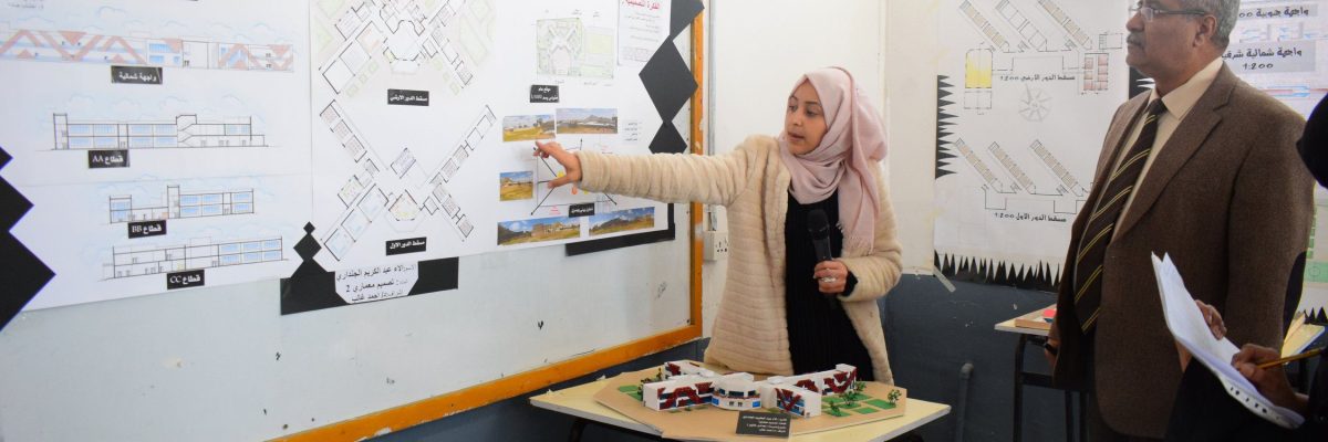 بدء-مناقشة-مشاريع-التصميم-المعماري-في-قسم-الهندسة-المعمارية-مستوى-ثاني