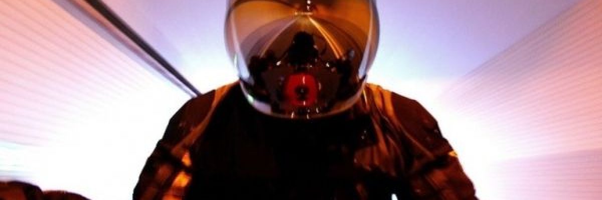 برق_-يضرب-خوذة-سائق-دراجة-ويرديه-قتيلا