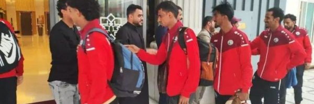 بعثة-منتخبنا-الوطني-تصل-ابها-السعودية-تاهبا-لمواجهة-البحرين