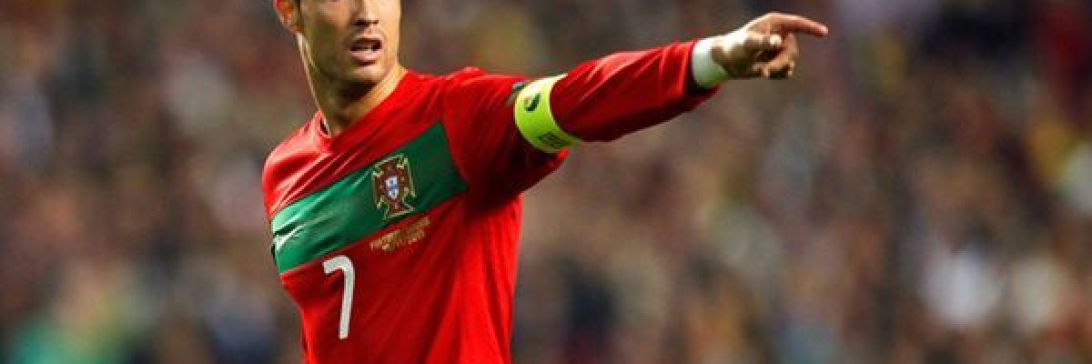 بعد-تفوقه-عليه.-كيف-هنا-بيليه-رونالدو؟