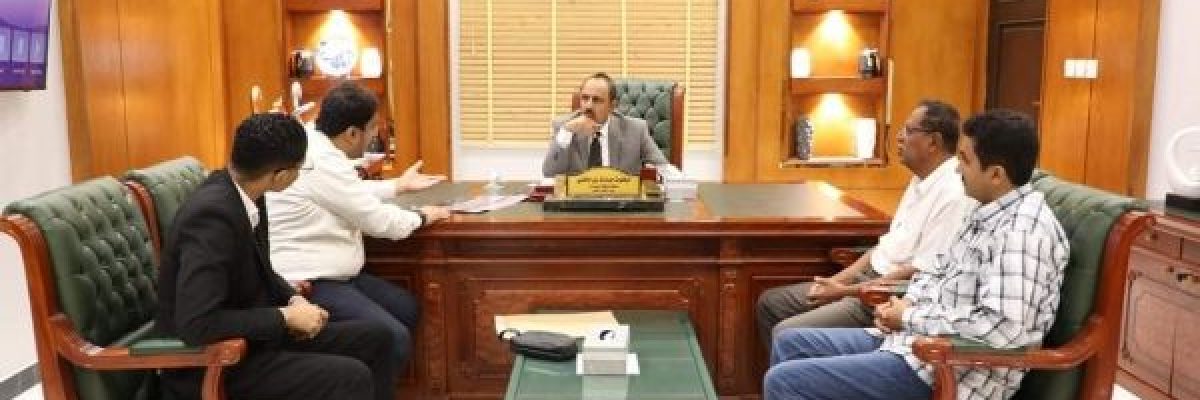 بن-ماضي-يطلع-على-التحضيرات-النهائية-لمعرض-حضرموت-الدولي-للكتاب