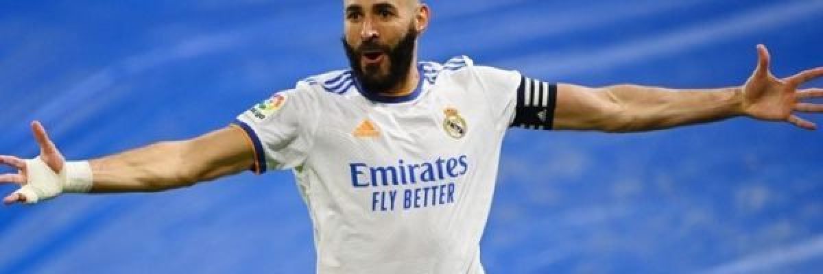 بنزيما-افضل-لاعب-محترف-خارج-فرنسا-للعام-الثالث-على-التوالي