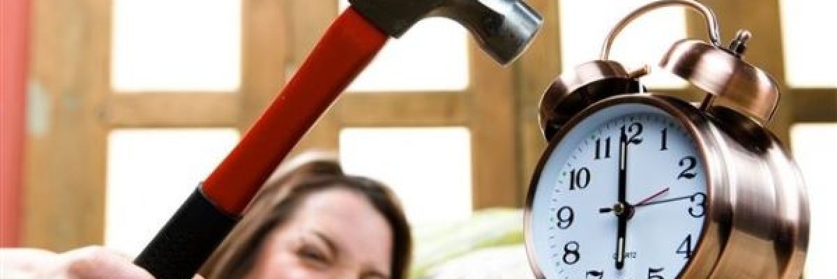 تستيقظ-من-النوم-غاضباً-بلا-سبب.-ما-هو-التفسير-العلمي-وكيف-تتجاوز-ذلك؟