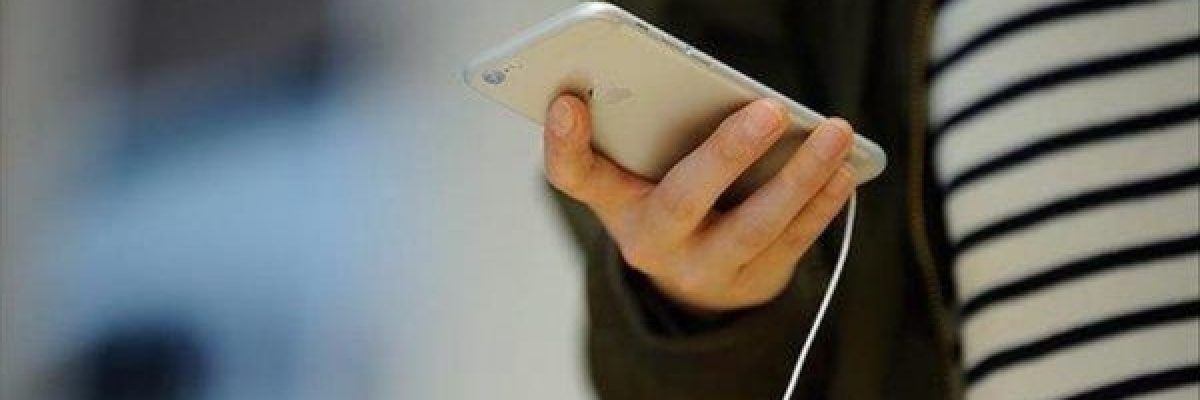 تطوير-بطاريات-هواتف-من-_الاسفلت_-يتم-شحنها-في-5-دقائق