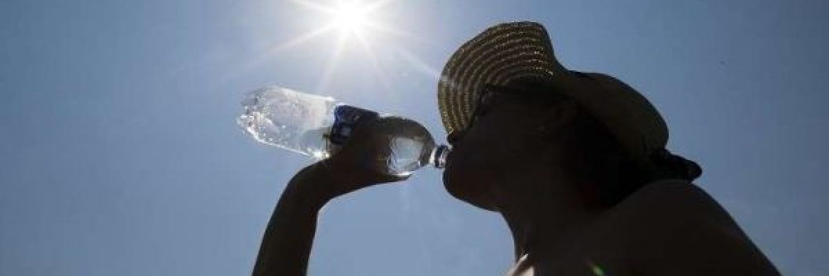 تعرف-علام-يدل-لون-البول،-وهل-هناك-خطر-بكثرة-شرب-الماء؟