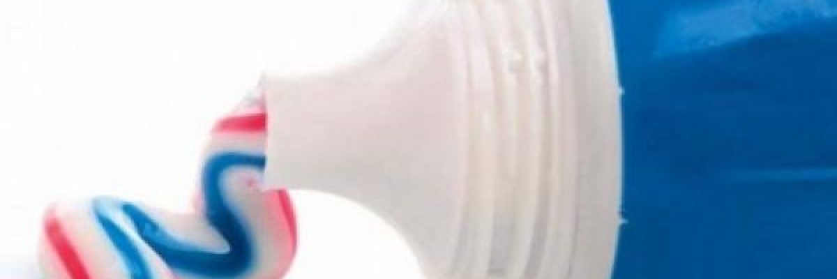 تعرف-على-مخاطر-معجون-الاسنان