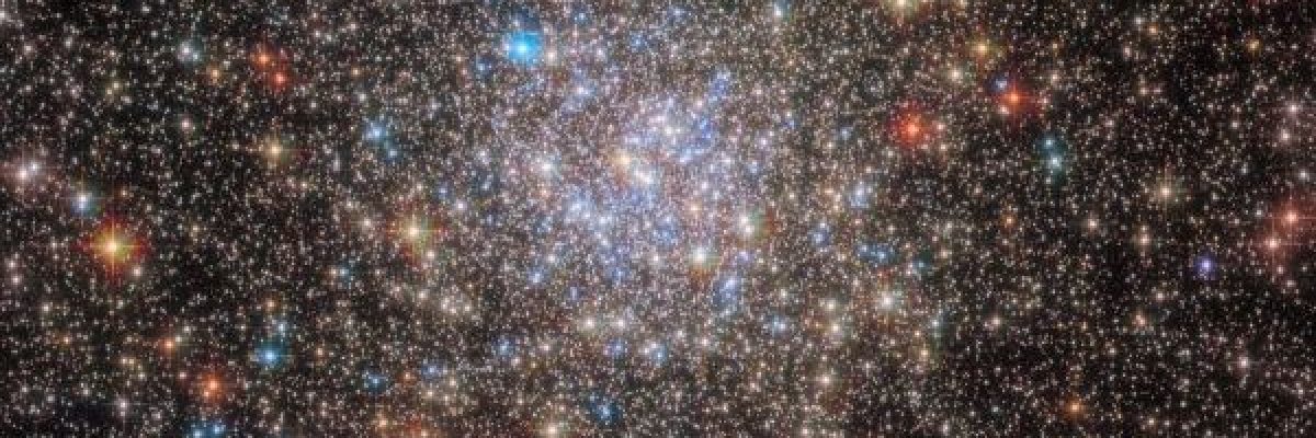 تلسكوب-_هابل_-يرصد-عشرات-الاف-النجوم-قرب-_قلب_-مجرتنا