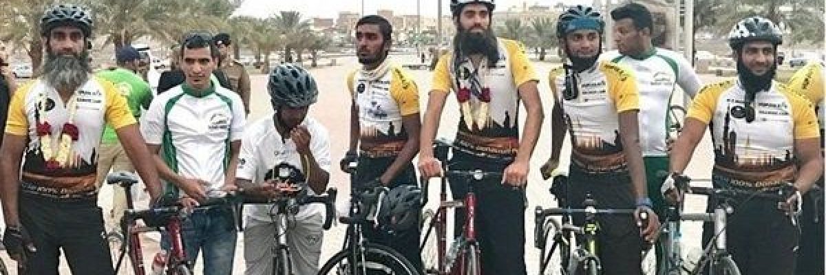 ثمانية-حجاج-من-لندن-يصلون-القاهرة-بدراجاتهم-في-طريقهم-لمكة