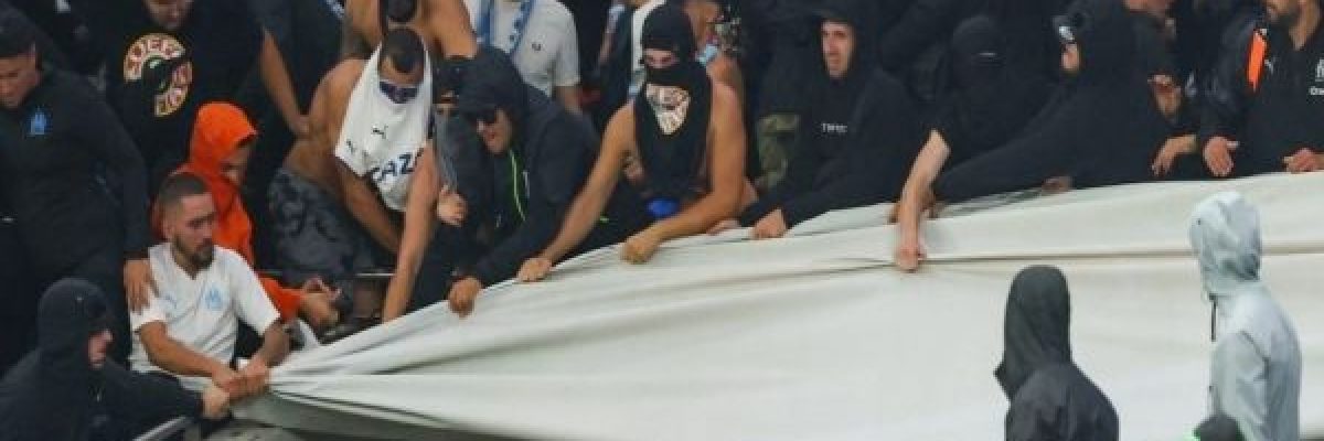 جماهير-مارسيليا-الفرنسي-تمزق-لافتة-دعم-المثليين-في-مباراة-امام-توتنهام-فيديو