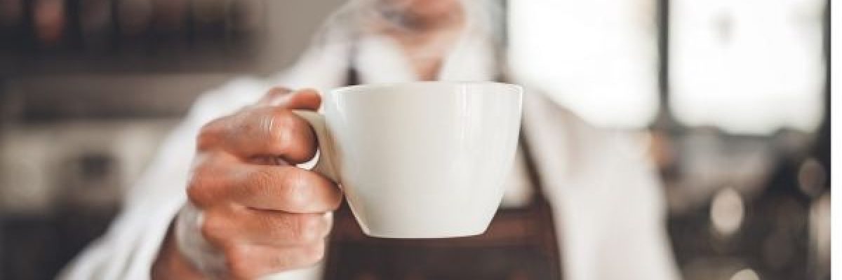 دراسة-تتوصل-الى-ان-هناك-صلة-بين-تناول-_القهوة_-قبل-التسوق-وزيادة-الانفاق