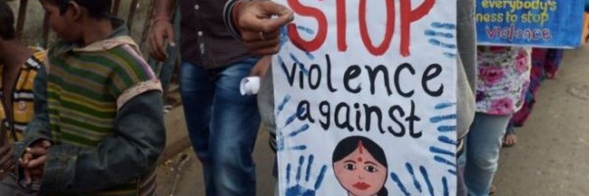 رجل-يسلم-نفسه-للشرطة-_حاملا-راس-زوجته_