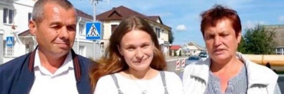 شابة-تعثر-على-والدَيها-بعد-20-عاماً-من-فقدانها-في-محطة-قطار