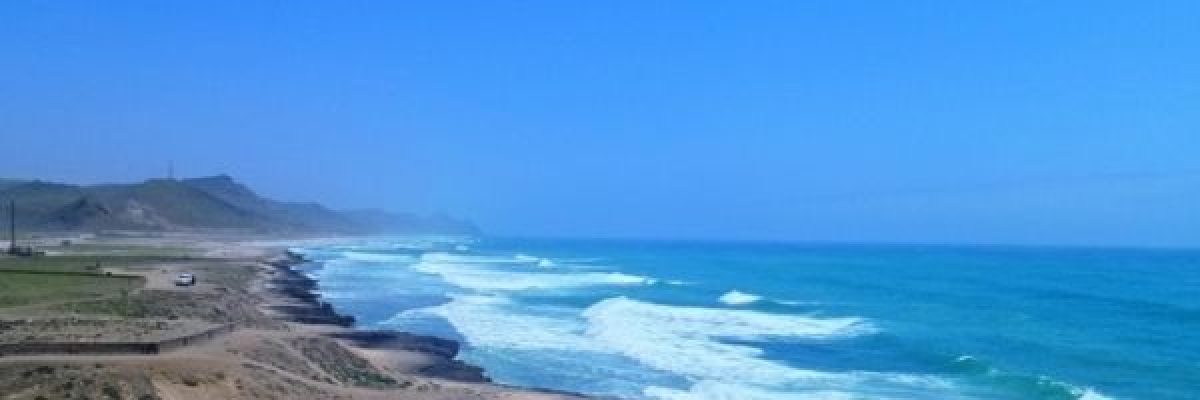 شاطئ-عماني-بين-افضل-10-شواطئ-بالشرق-الاوسط