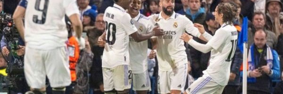 شاهد.-جماهير-تهتف-لـ_الفدائي_-بعد-خروجه-من-كاس-اسيا-_بالروح-والدم-نفديك-يا-فلسطين_