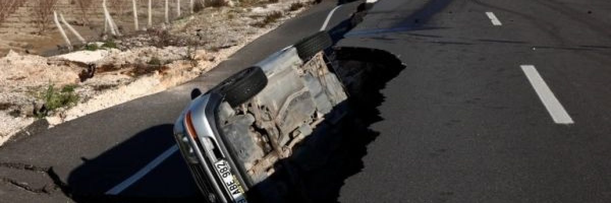 شاهد.-لقطات-جوية-تظهر-تشقق-الارض-جراء-الزلزال-في-تركيا