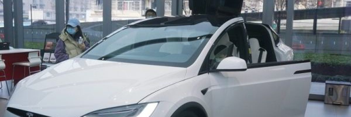 شركة-_تسلا_-تستدعي-2.2-مليون-سيارة