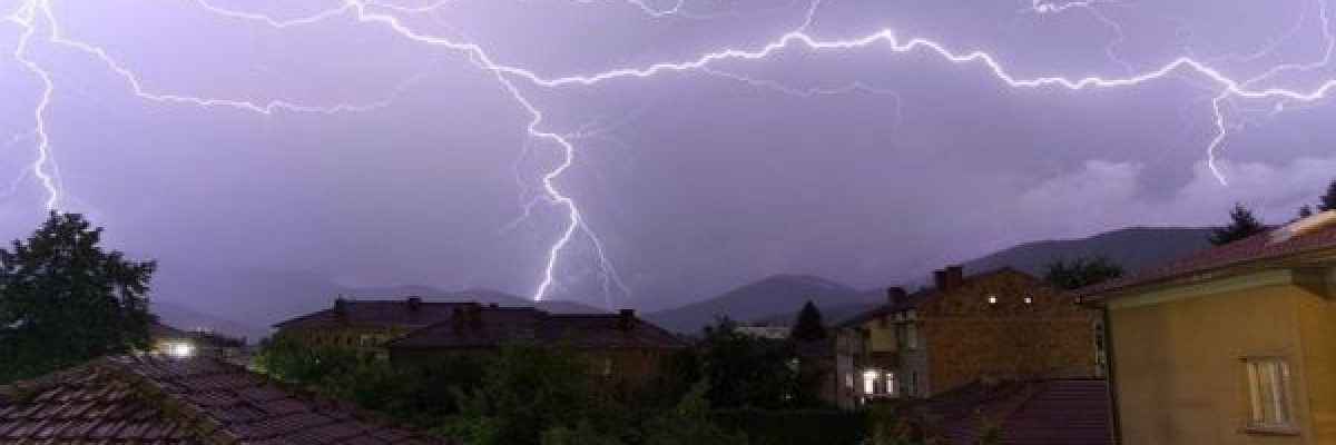 صاعقة-تقتل-امراة-في-عاصفة-رعدية