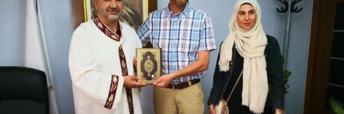 صلاح-الدين_-عسكري-امريكي-سابق-يشهر-اسلامه-في-تركيا