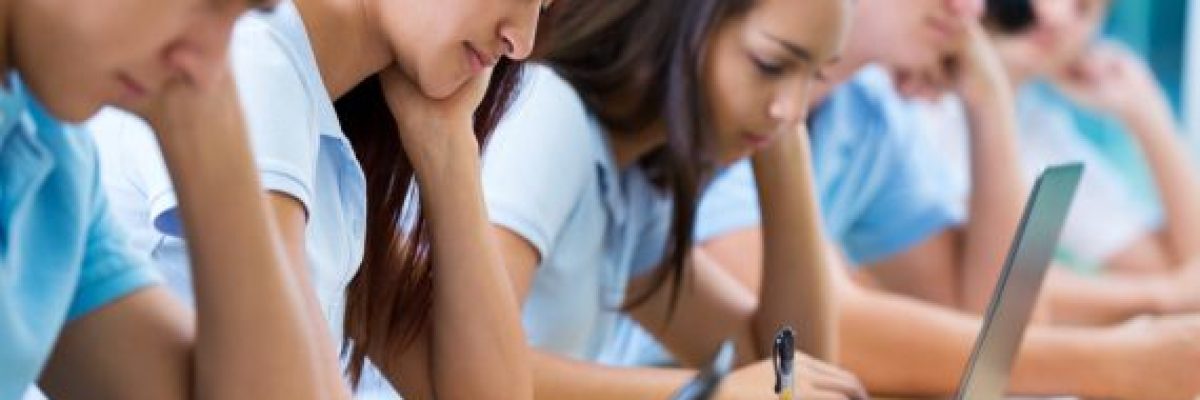 صوِّر-المحاضرات-وجمِّعها-في-PDF-او-استخدِمها-لمنعك-من-فتح-الهاتف-اثناء-المذاكرة.-تطبيقات-تساعدك-في-دراستك