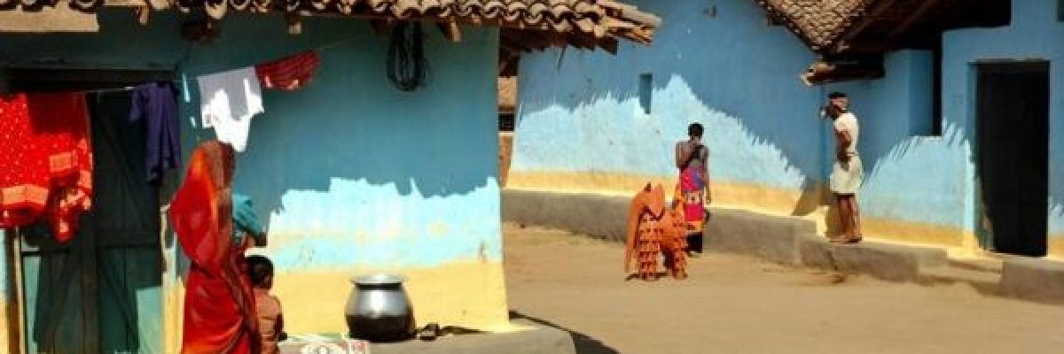 طفلة-ولدت-بثلاث-اياد-تتحول-الى-_اله_-يُعبد-في-الهند