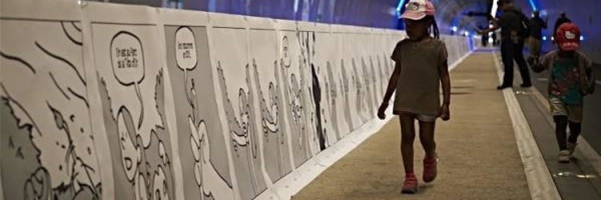 طلاب-فرنسيون-يحققون-رقما-قياسيا-في-رسم-اطول-لوحة-فكاهية-في-العالم