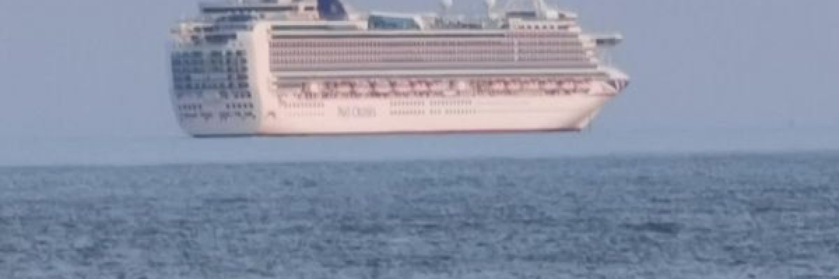 ظاهرة-نادرة.-سفن-_تظهر-بشكل-مقلوب_-في-خليج-السويس