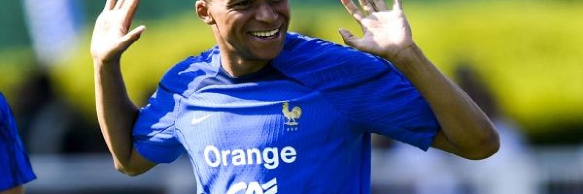 عائلة-مبابي-توافق-على-عرض-الهلال-السعودي