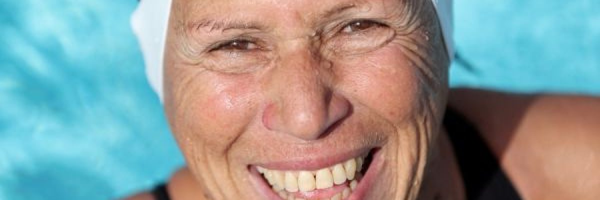 عجوزة-مصرية-بعمر-76-عام-تنافس-على-البطولات-الدولية-للسباحة-صور