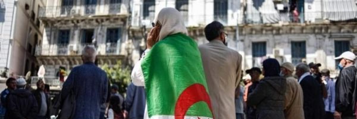 عدد-مشتركي-الانترنت-يتجاوز-عدد-السكان-في-الجزائر