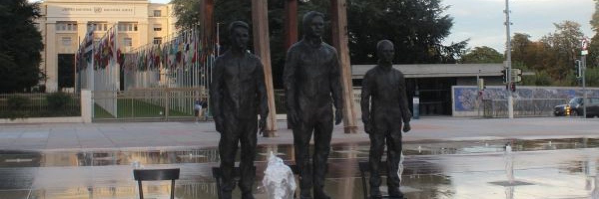 عرض-تماثيل-سنودن-واسانج-ومانينغ-بجنيف